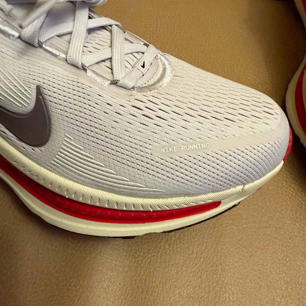 Nike Air Zoom Vomero 18 Mens‎ Road Running Shoes White Red HM6803-001 Size 6.5